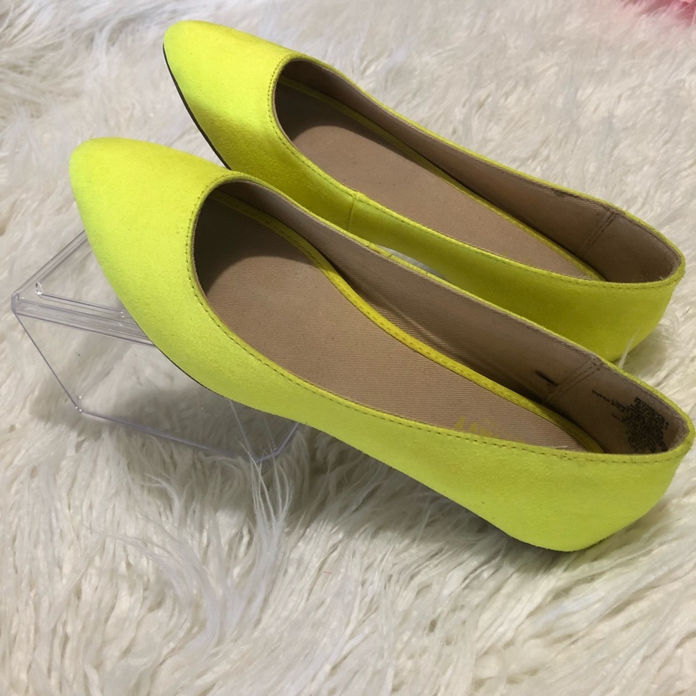 OLD NAVY  neon flat shoe size 6 women’s